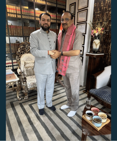 Shri Dinesh Pratap Singh with Dr. Karan Garg during a TLGS interaction