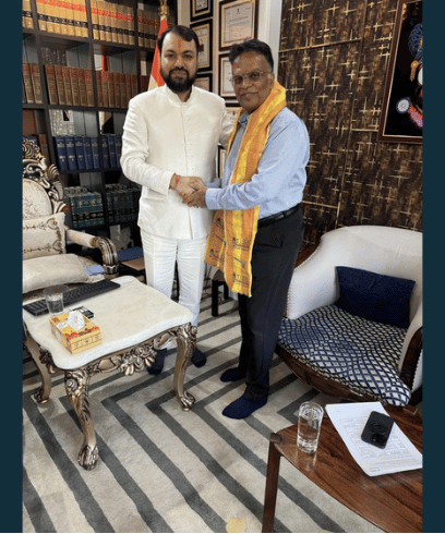 Shri Pradeep Agrawal, IDSE (Retd.) with Dr. Karan Garg during a TLGS interaction